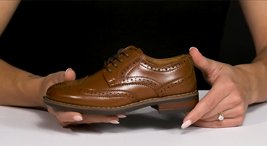 Brown dress shoes for boys with narrow feet.