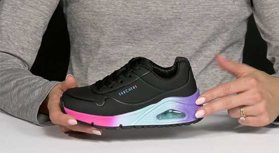 Kids' shoe with a higher platform to gain height.