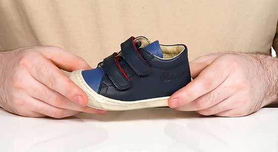 Narrow sneakers for toddlers.