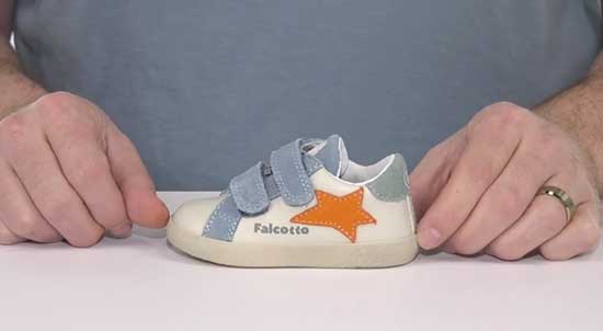 Narrow sneakers for toddlers.