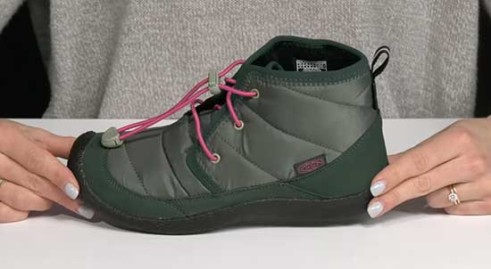 Supportive Keen boots for girls with flat feet.