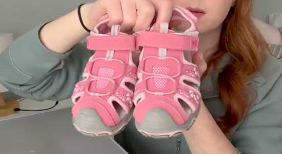 Pink supportive sandals for toddlers with flat feet.