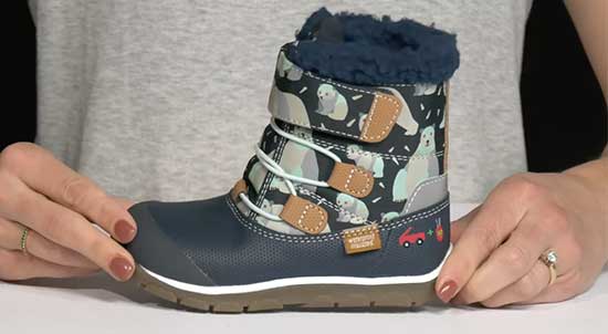 See Kai Run Gilman snow boot for kids with wide feet.