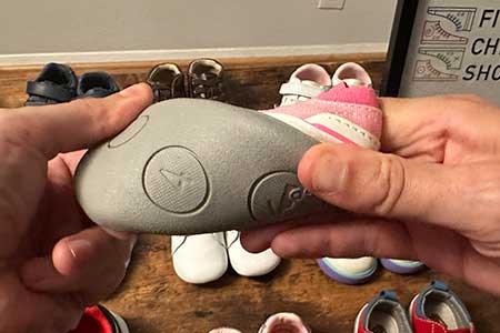 first-walking-shoe-for-babies-learning-how-to-walk