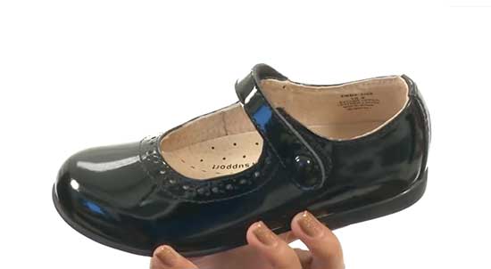 Black patent Mary Jane for toddler girls.