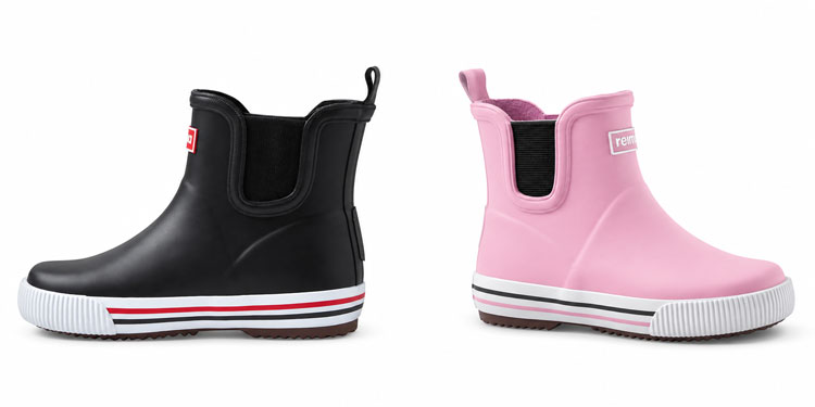 Reima low-cut rain boots for kids with elastic side panels and pull tabs.