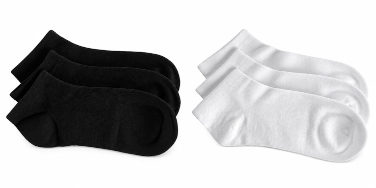 Breathable low-cut socks for sweaty feet in black and white.